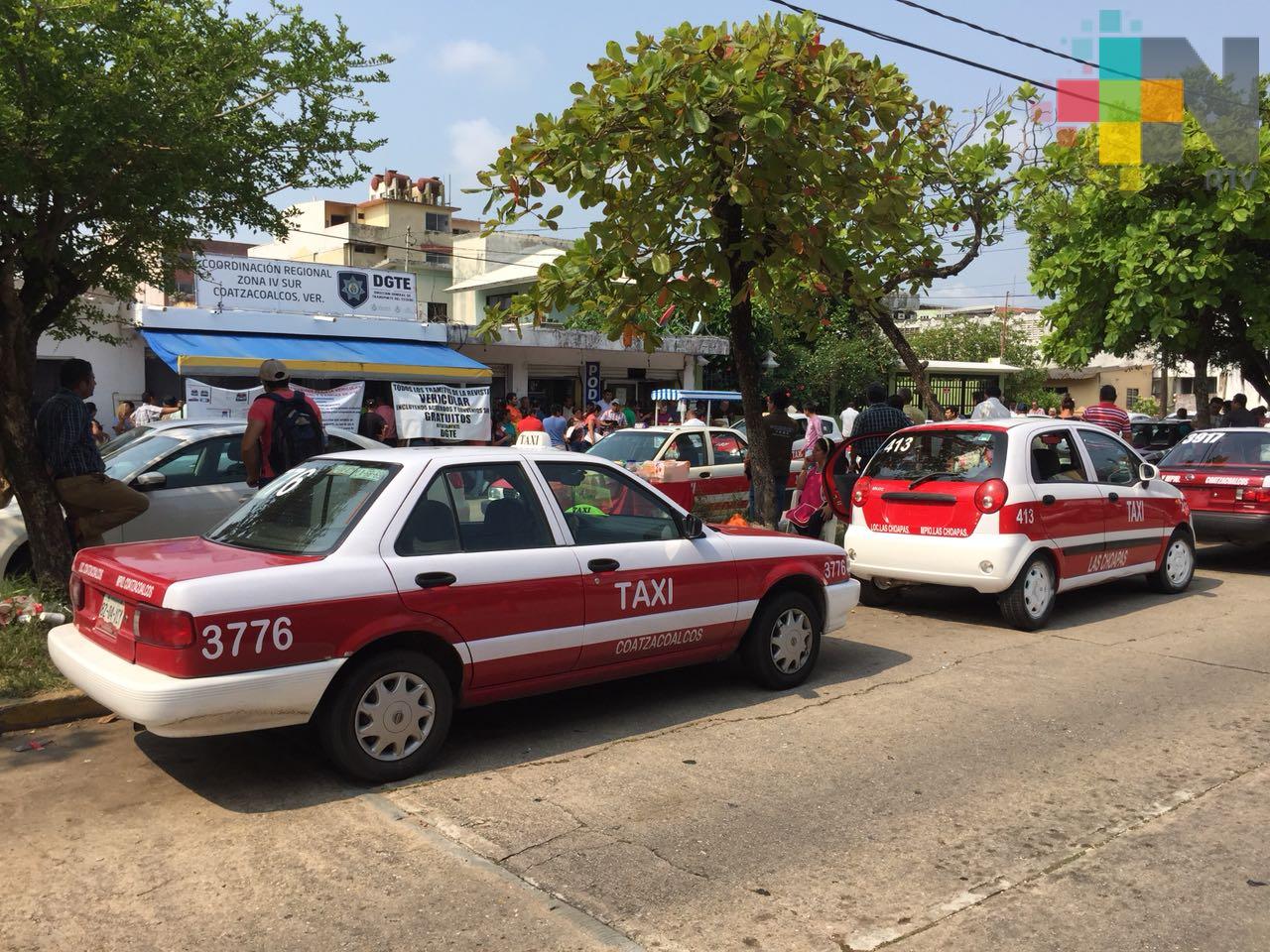 Por el momento, taxistas de Coatzacoalcos no solicitarán aumento de tarifa del servicio