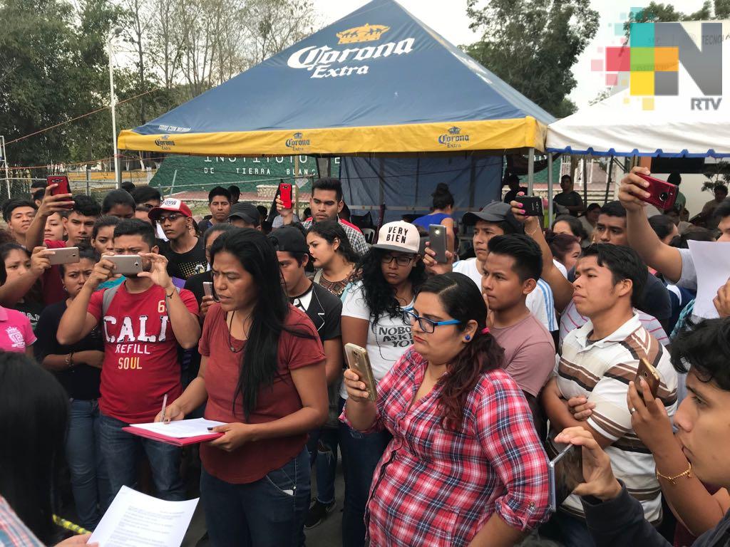 Continúa paro en ITS de Tierra Blanca; en riesgo invernaderos y animales del plantel