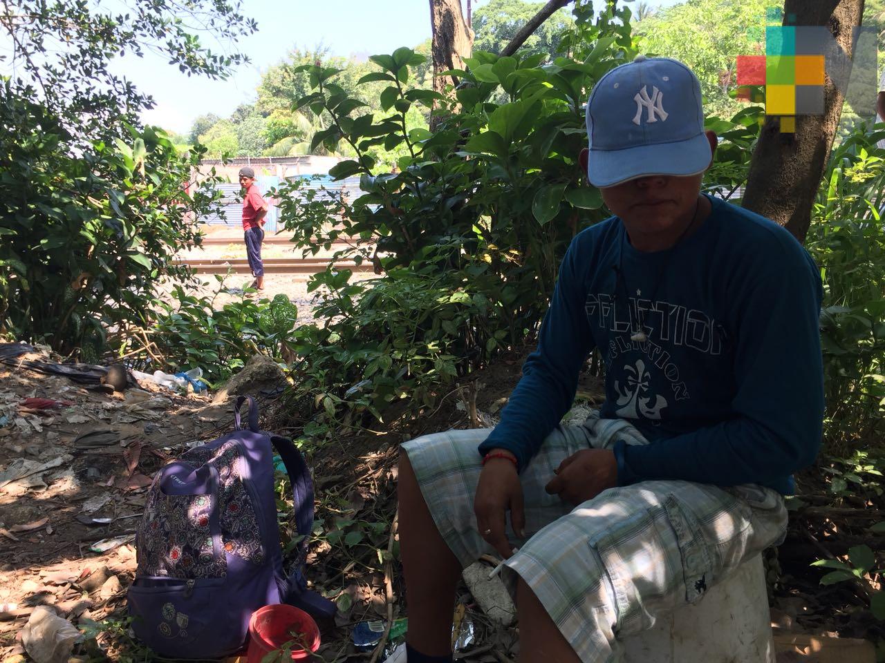 Migrantes llegan a Coatzacoalcos para refugiarse de la violencia de Centroamérica