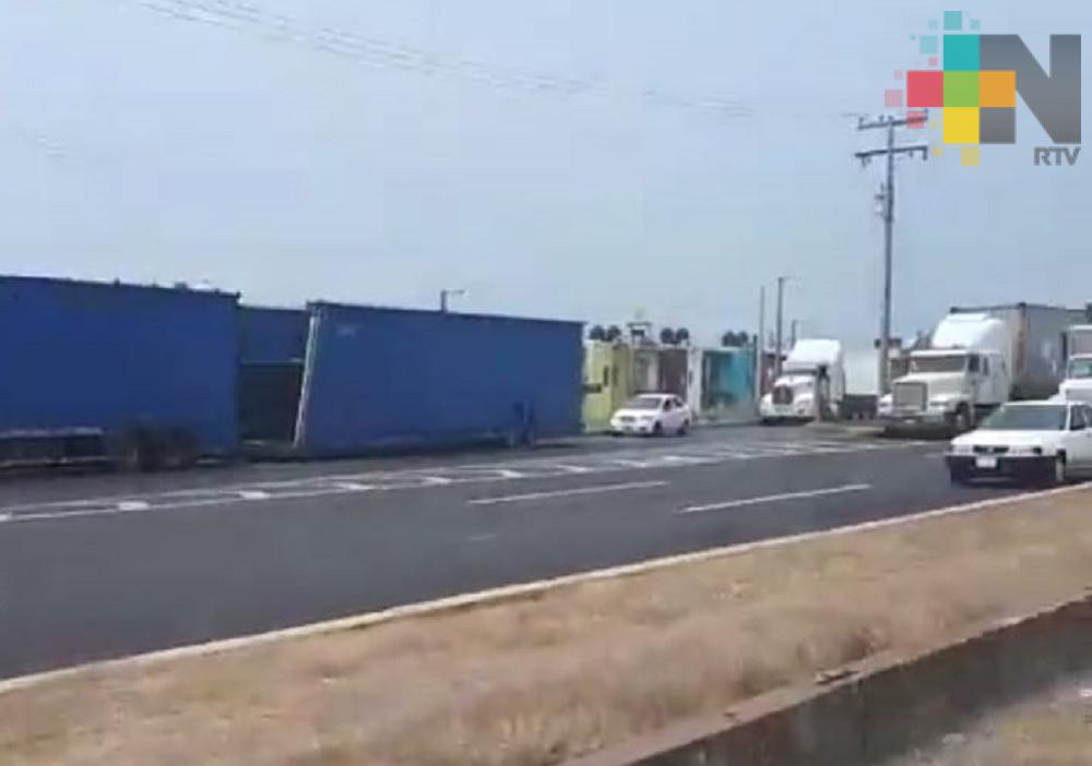 En carretera Veracruz – Cardel solo tres unidades se unieron al paro nacional de AMOTAC