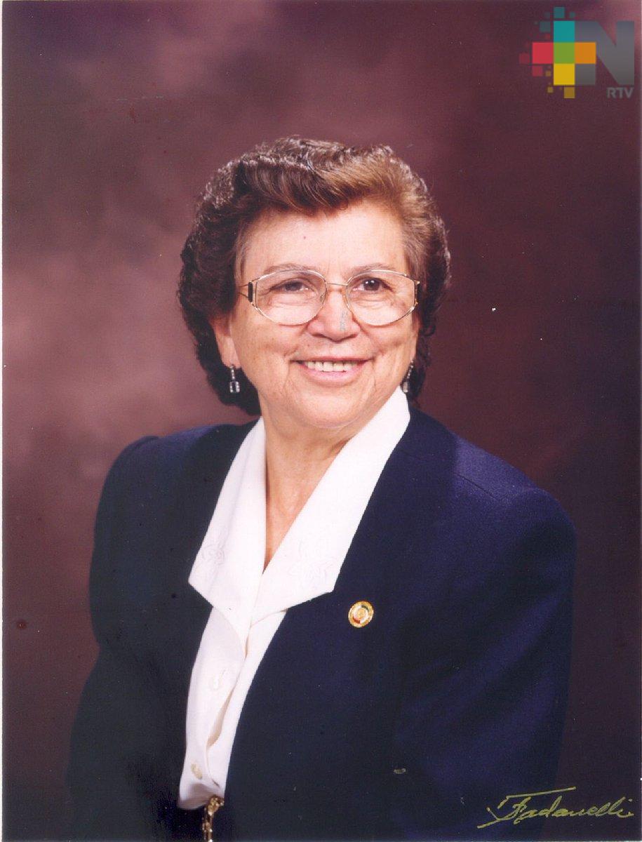 Hospitalizan a la maestra Acela Servín tras un infarto