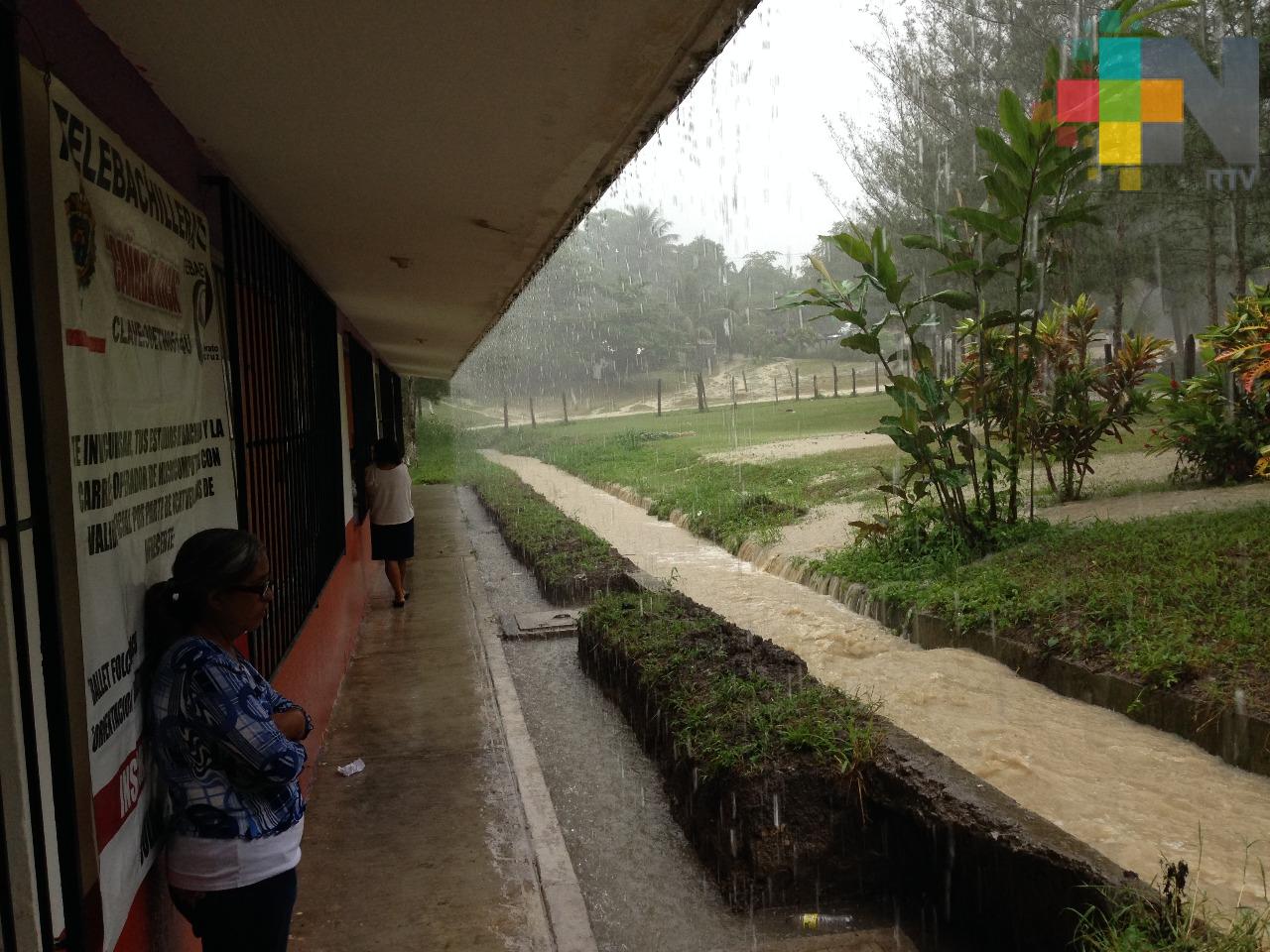 Bachillerato de Tuxpan, con daños por lluvia de este martes