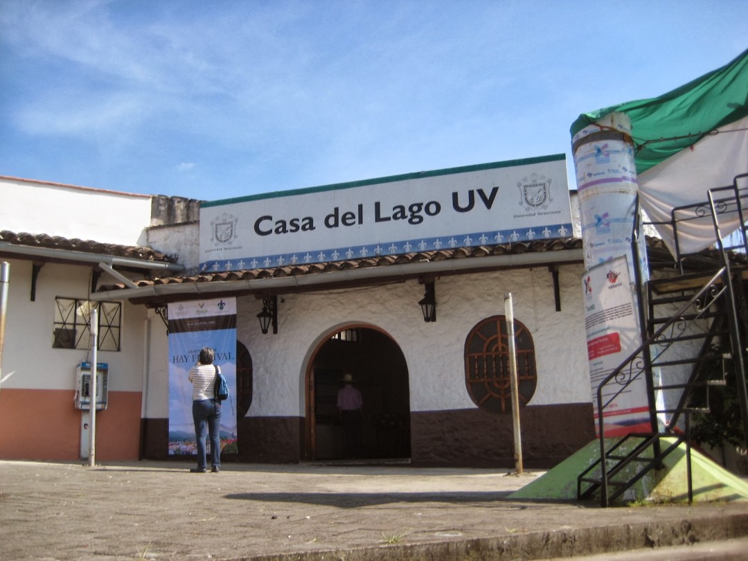 Casa del Lago expone “Guardarropía”