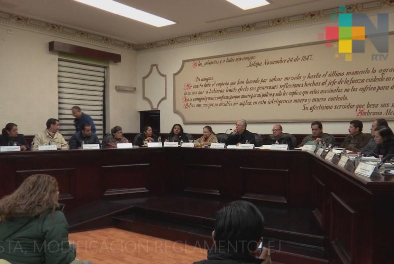 Regidores del ayuntamiento de Xalapa podrán nombrar, suspender o remover a sus empleados