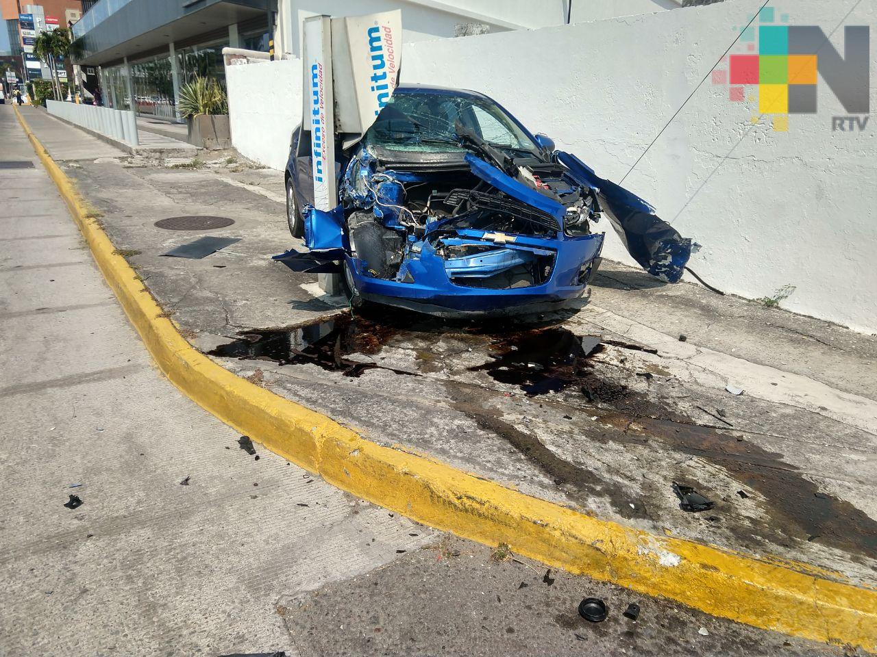 Dos lesionados por choque, en el boulevard Ruiz Cortines de Boca del Río
