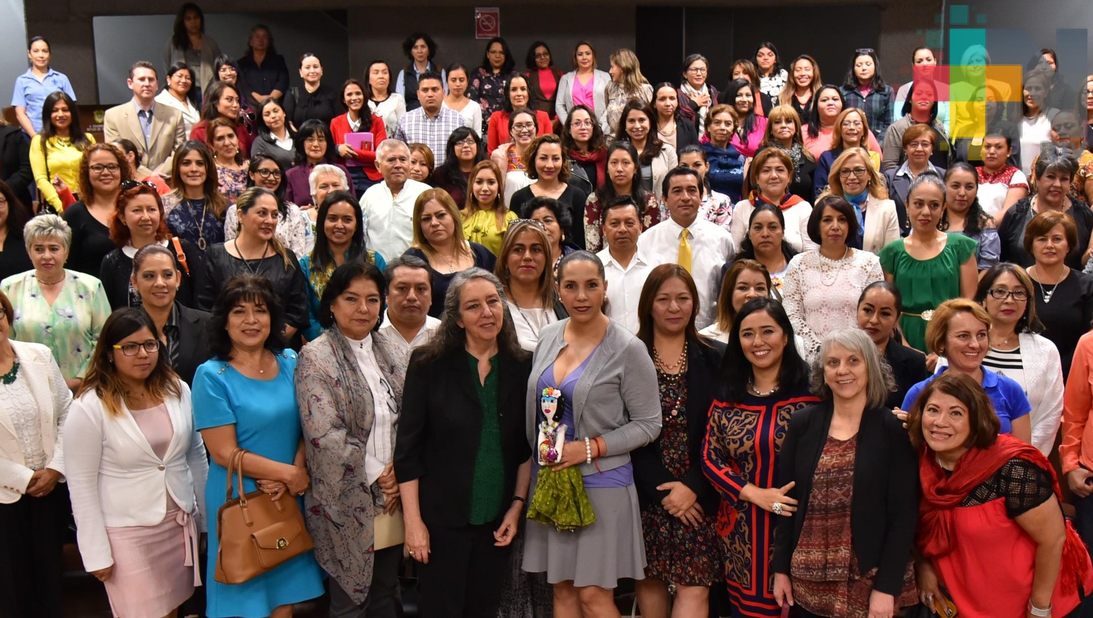 Realizan foro “La sororidad es nuestra fortaleza”