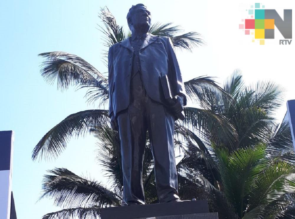 Conmemoran aniversario luctuoso del general Heriberto Jara Corona
