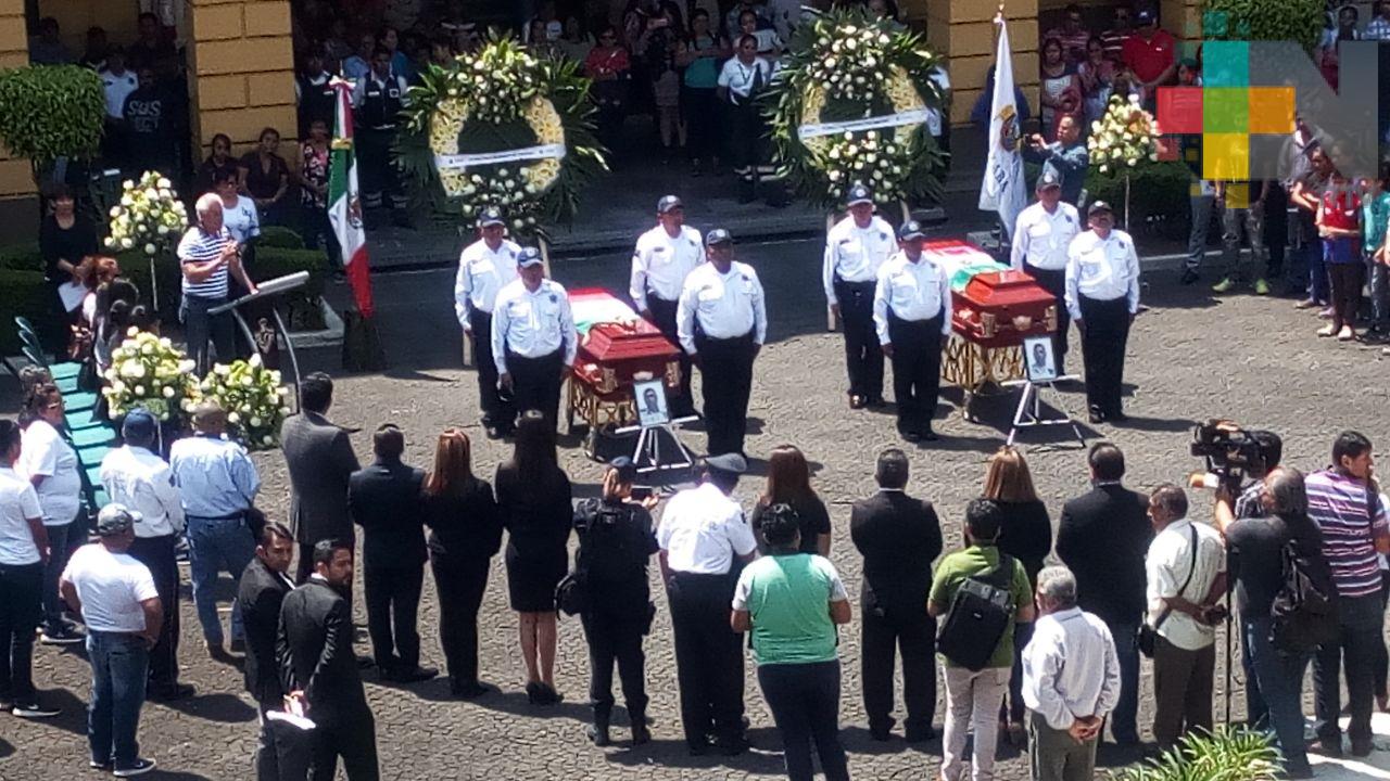 Rinden homenaje a policías caídos en cumplimiento de su deber