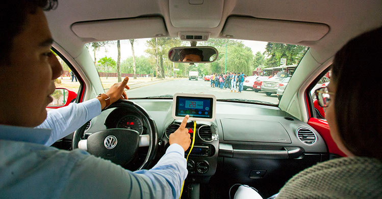 Politécnicos construyen dispositivo para evitar accidentes automovilísticos