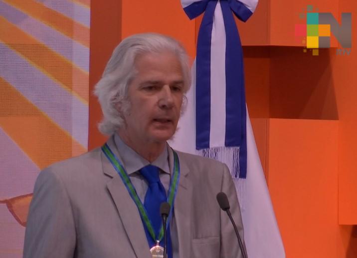 Jacobo Siruela es galardonado con la Medalla al Mérito Universidad Veracruzana