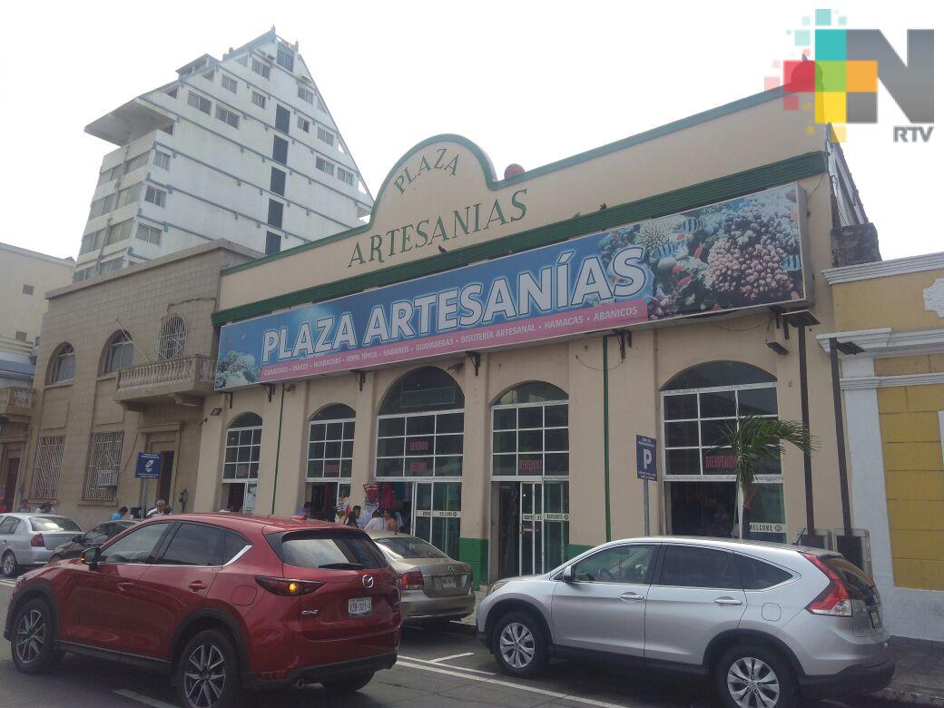 Plaza de las Artesanías, opción para el turismo que visita Veracruz