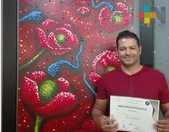 Artistas potosinos exponen sus obras pictóricas en Coatzacoalcos