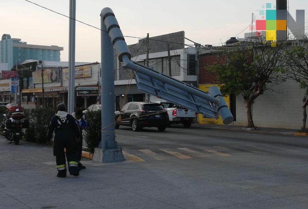 ‘Norte’ con rachas de hasta 100k/h deja daños en Veracruz puerto