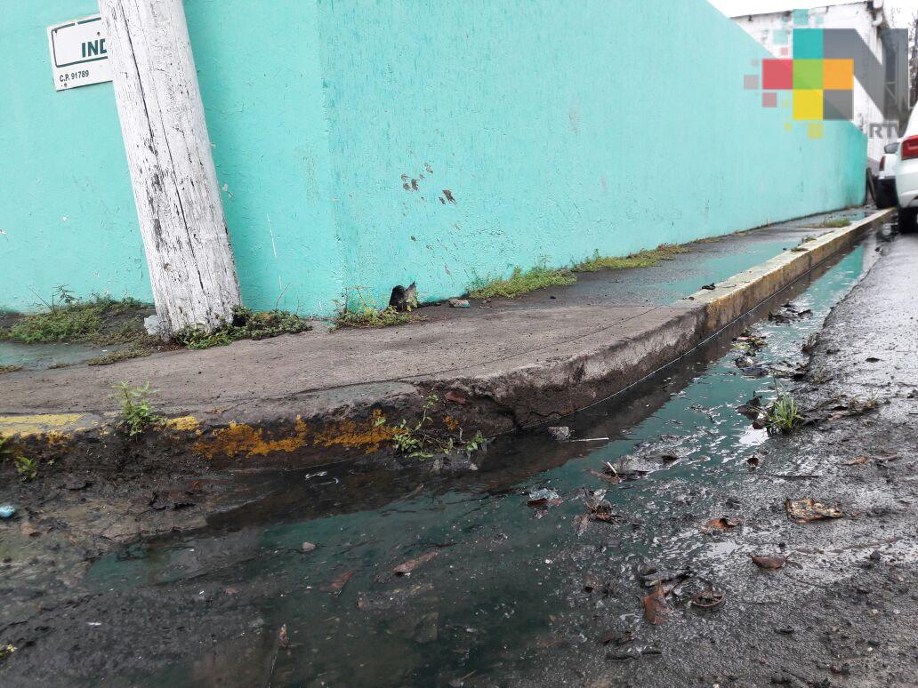 Pide jardín de niños reparar fuga de aguas negras en Veracruz puerto