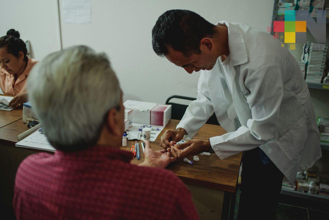 DIF de Boca del Río distribuye consultorios médicos en colonias