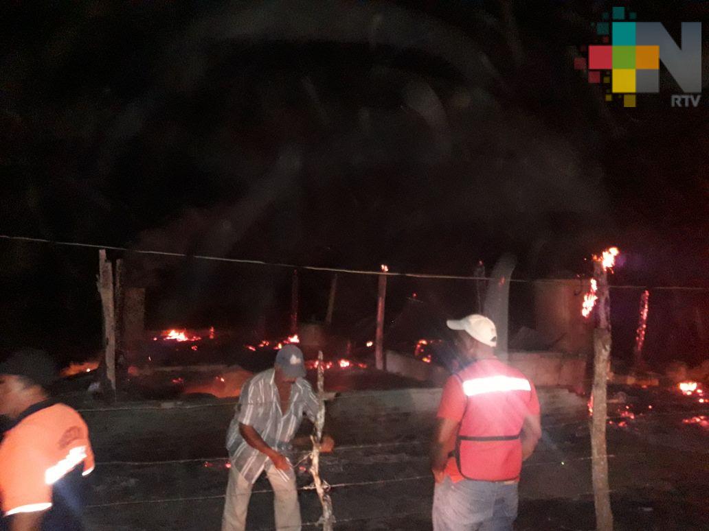 En incendio fallece un anciano; dos más resultaron lesionados