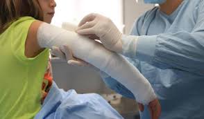 Asociación Michou y Mau atiende semanalmente dos casos de menores con quemaduras