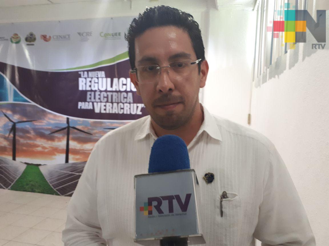 Imparte curso sobre energías limpias en Tecnológico de Veracruz