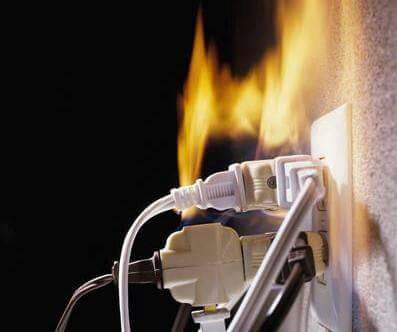 Advierte PC en Coatzacoalcos sobre los riesgos de incendios por sobrecarga de multicontacto
