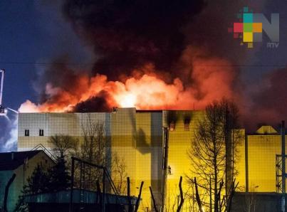 Gobernador de Kémerovo renuncia tras mortal incendio en centro comercia