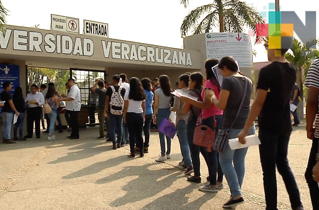 En el sur de Veracruz, más de cinco mil estudiantes presentan examen de admisión a la UV