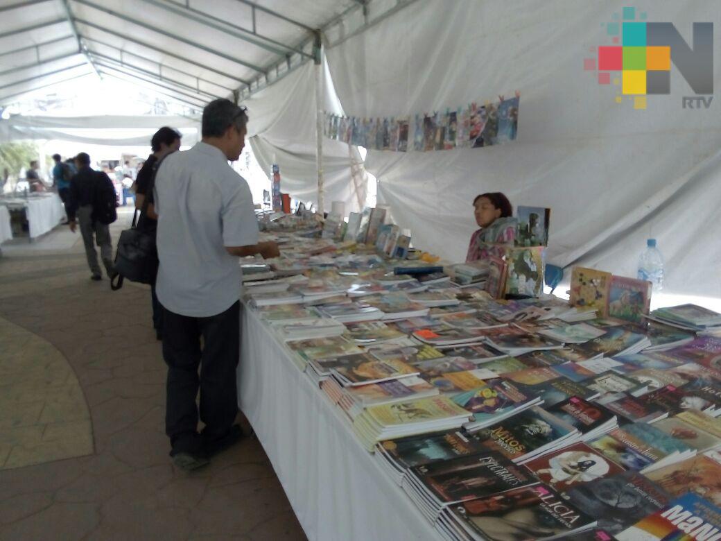 Llega Feria del Libro a Tuxpan