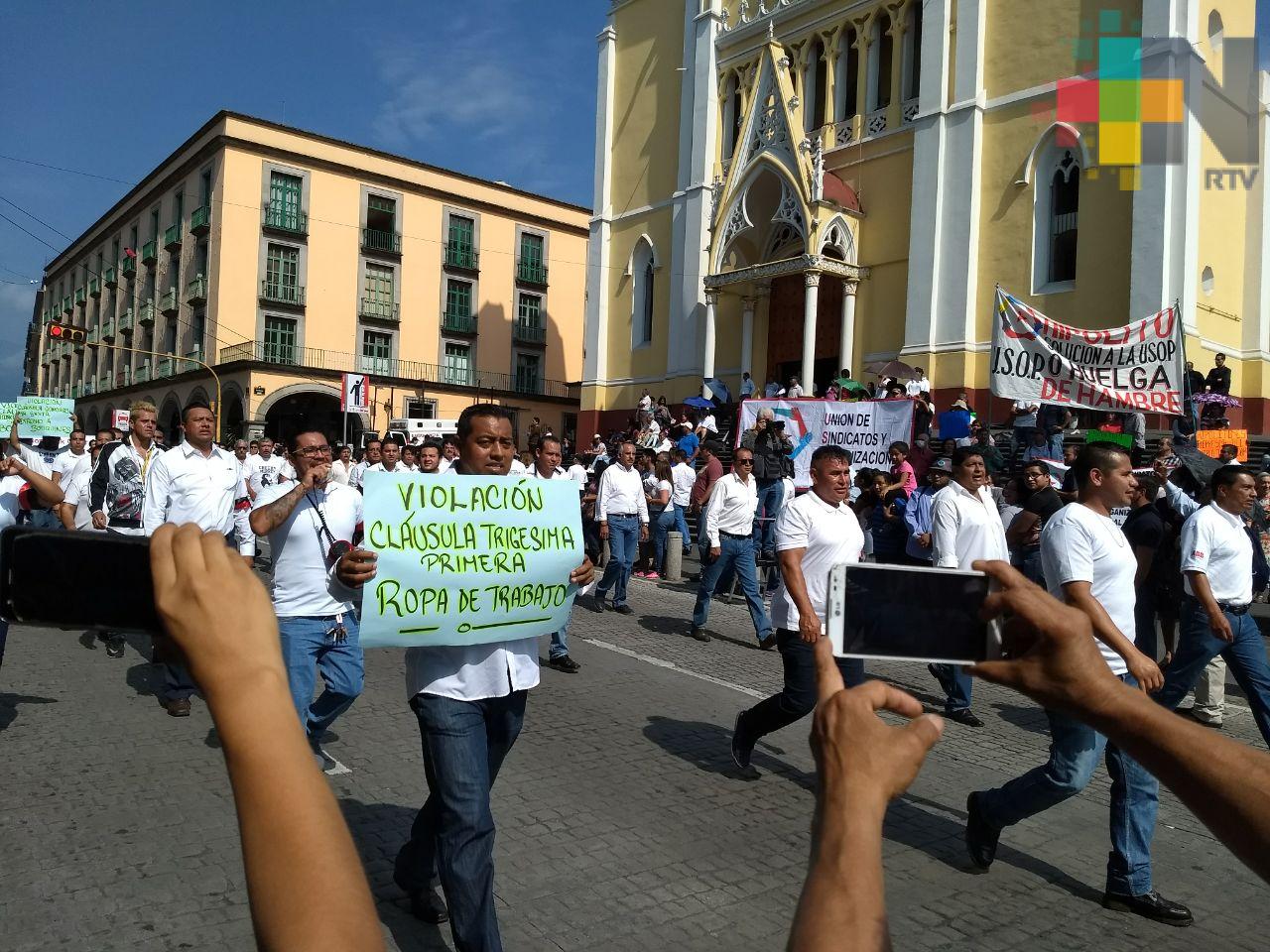 Desfile de manifestaciones contra el alcalde de Xalapa