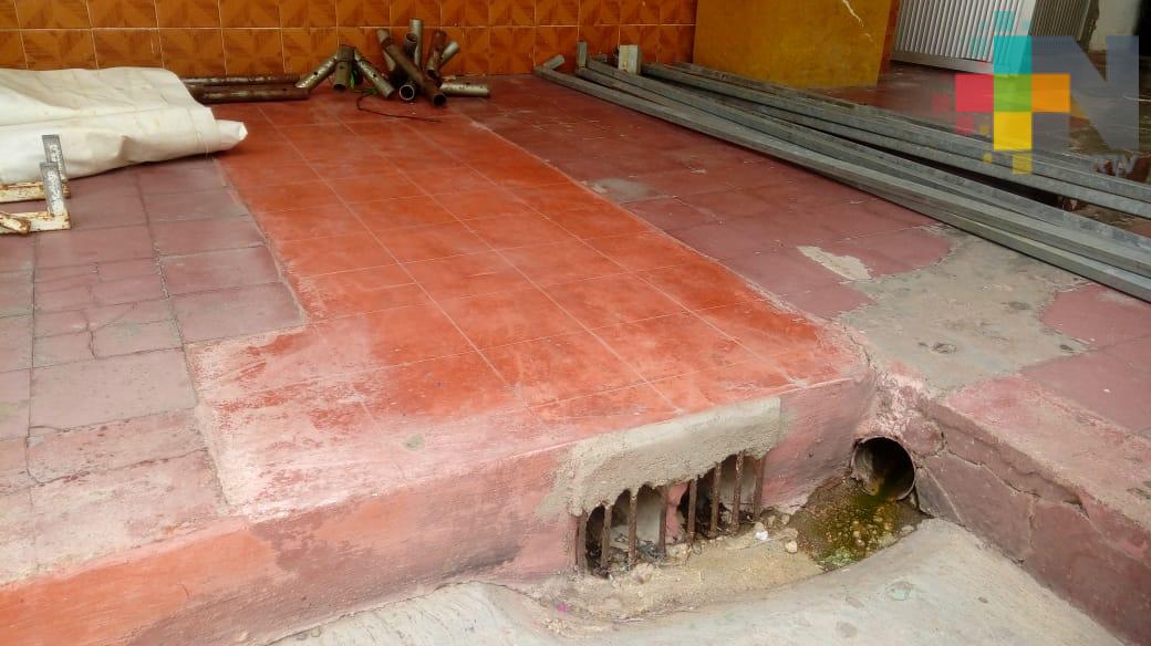 Primaria de Coatzacoalcos se preparan para evitar inundación en época de lluvias