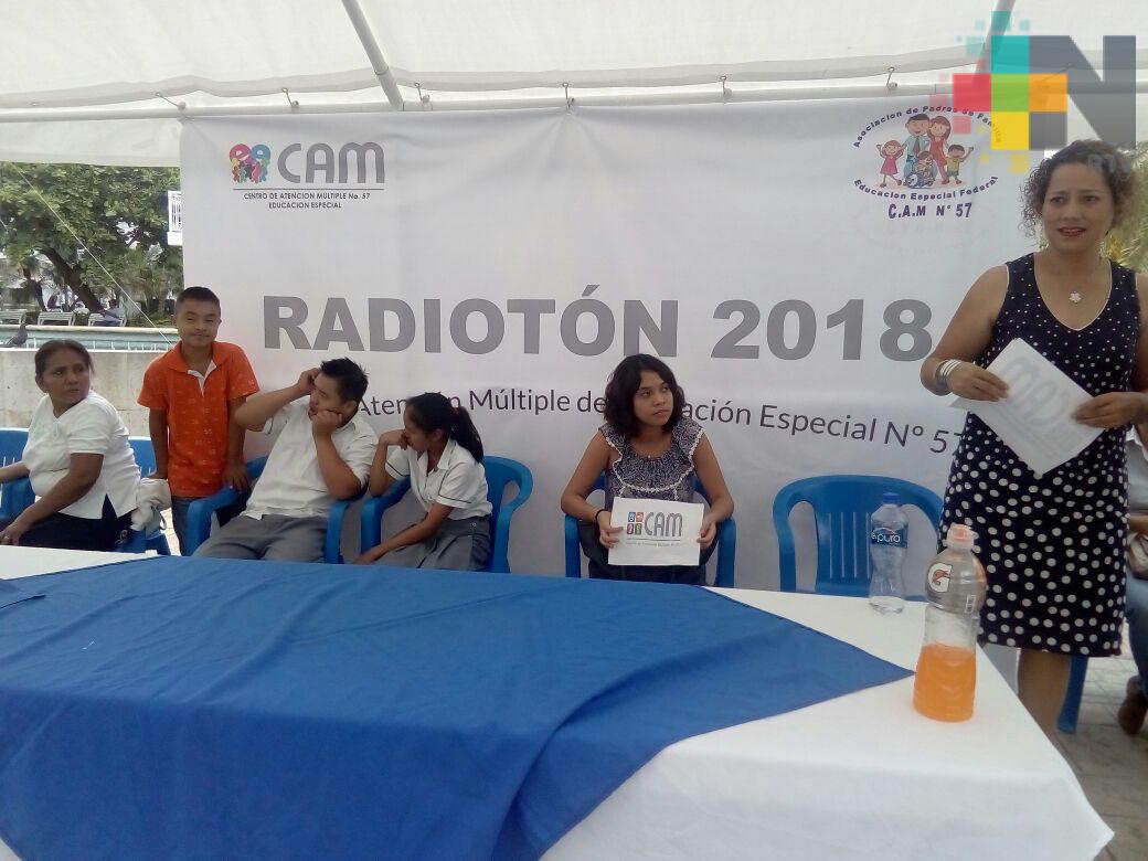 Padres de familia realizan Radiotón para dar mantenimiento a CAM de Tuxpan