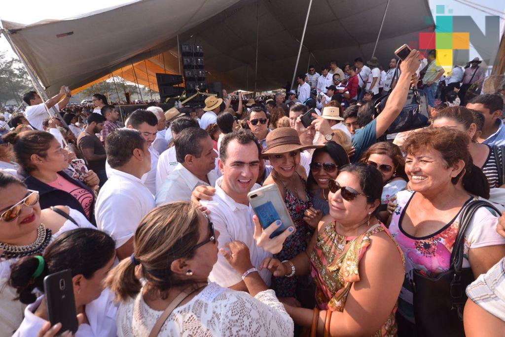 No habrá en Veracruz acción, recurso o programa cuya prioridad no sea resolver los problemas de la educación: Pepe