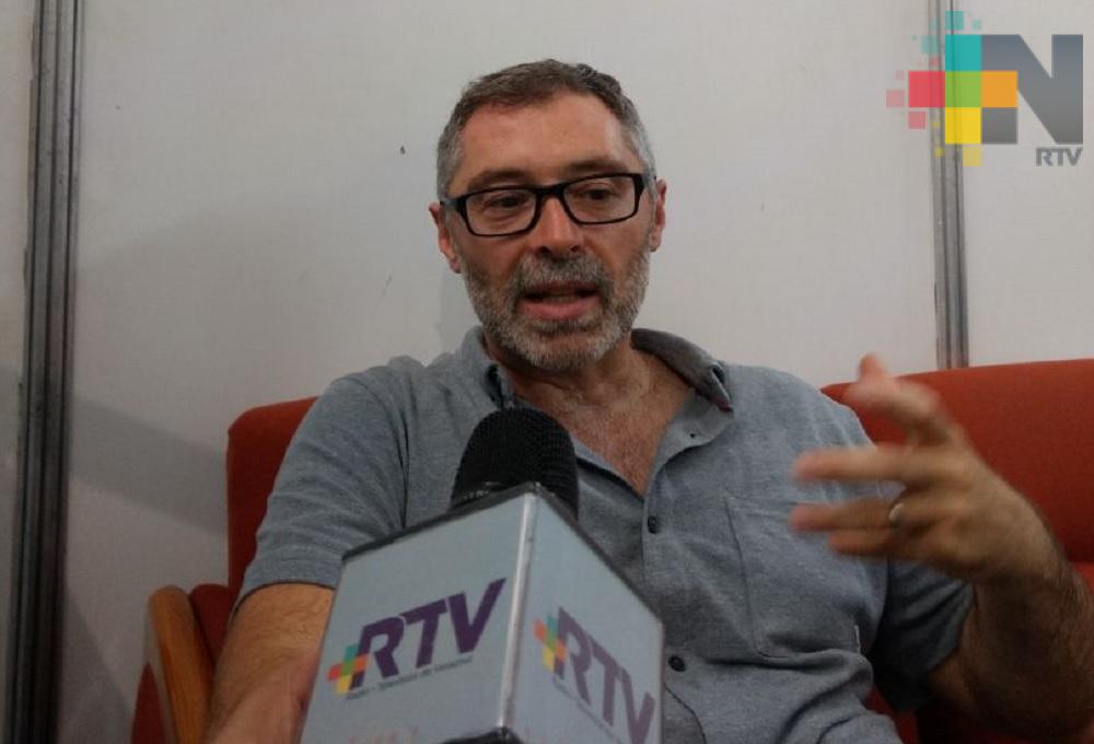 Mássimo Modonesis presenta su libro en la FILU