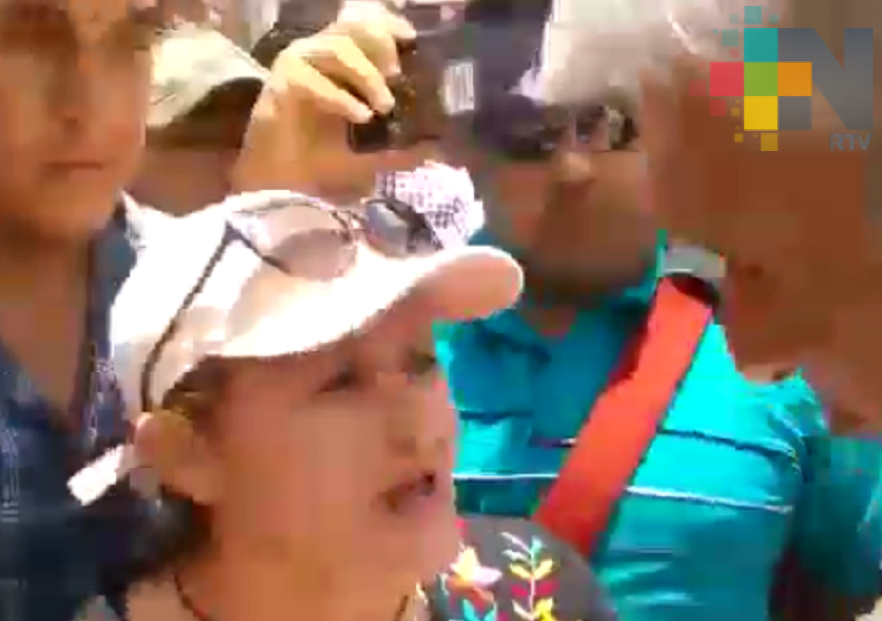 Encara la diputada Eva Cadena a López Obrador en Tantoyuca