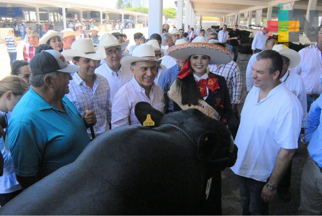 Inaugura el gobernador la Expo Ganadera Regional Ylang Ylang 2018