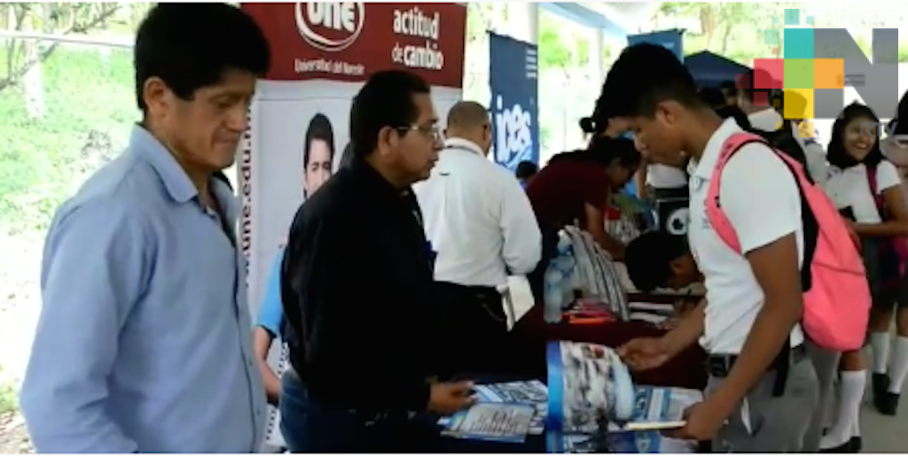 Realizan Feria de la vinculación y promoción laboral en CBTIS, en Tantoyuca