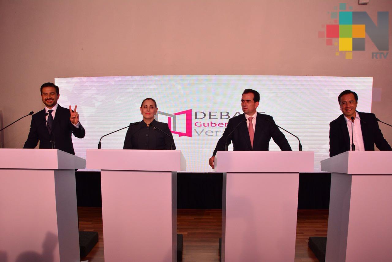 Miguel Ángel Yunes Márquez contrasta su experiencia y gana contundentemente el debate del OPLE