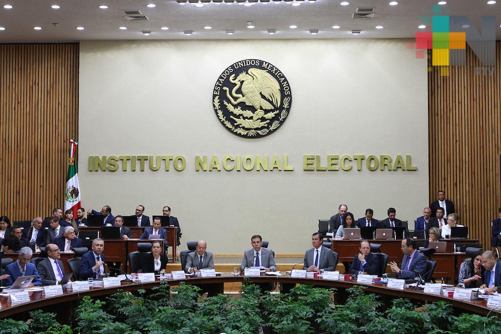 Presidente del INE llama a modificar el “desafecto por la democracia”