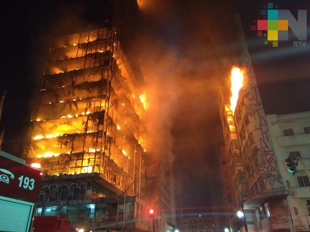 Incendio y derrumbe de edificio causa víctimas en Sao Paulo