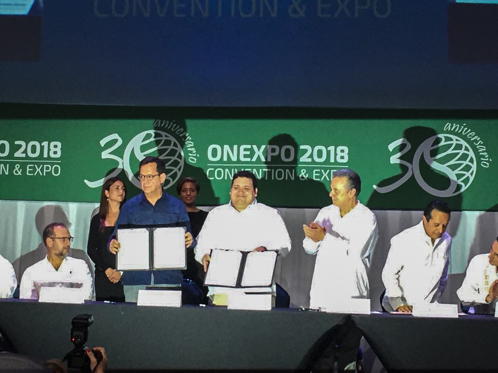 Firman STPS y ONEXPO convenio para formalizar a trabajadores gasolineros