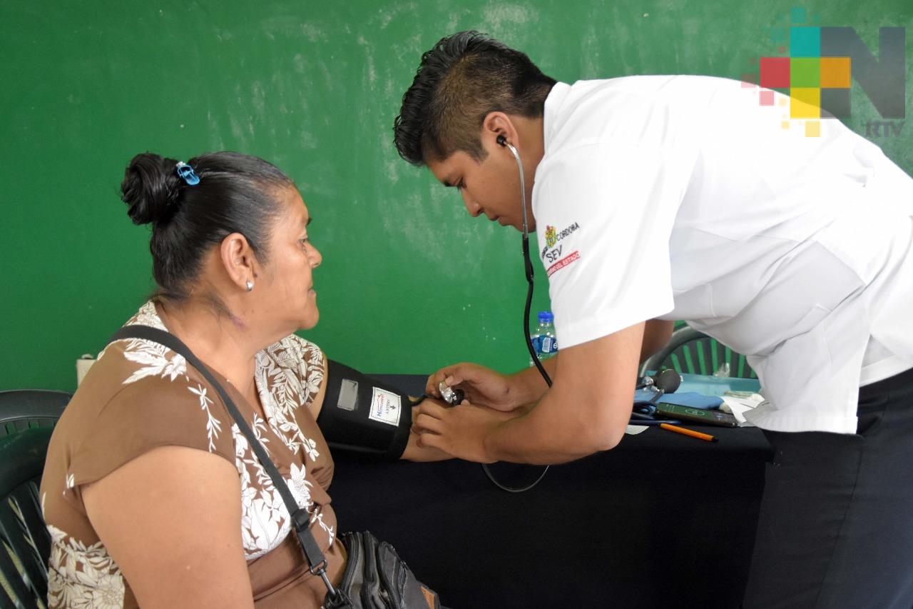 Llevan jornada de salud a colonos de la ciudad de Córdoba