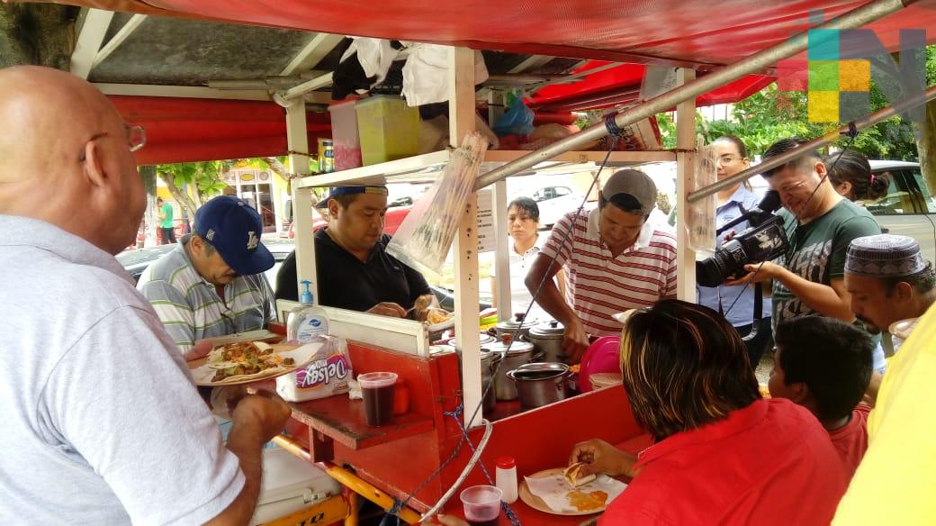 Una tradición los puestos de tacos callejeros en Coatzacoalcos