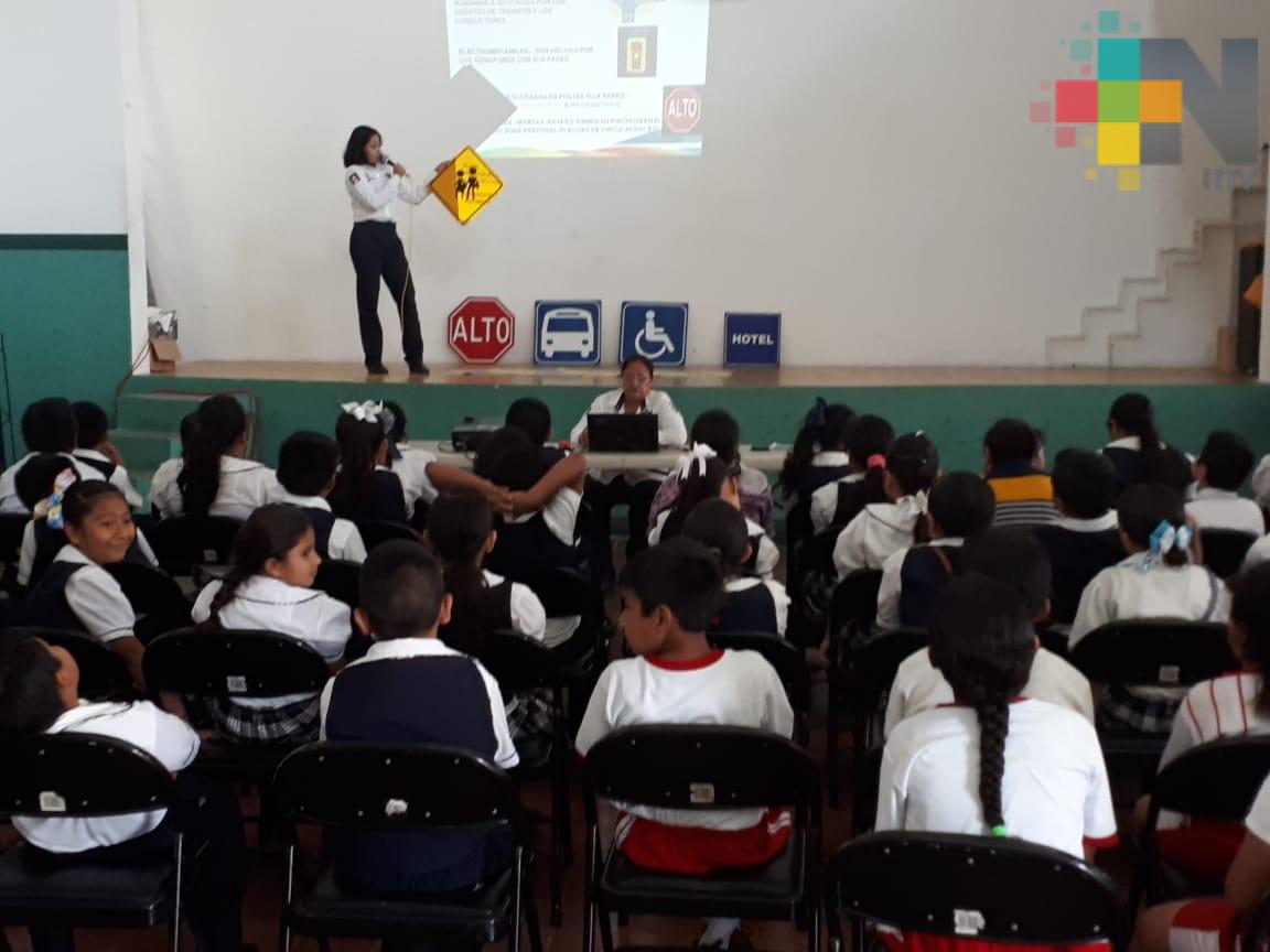 Personal de Tránsito de la ciudad de Veracruz imparte pláticas a estudiantes
