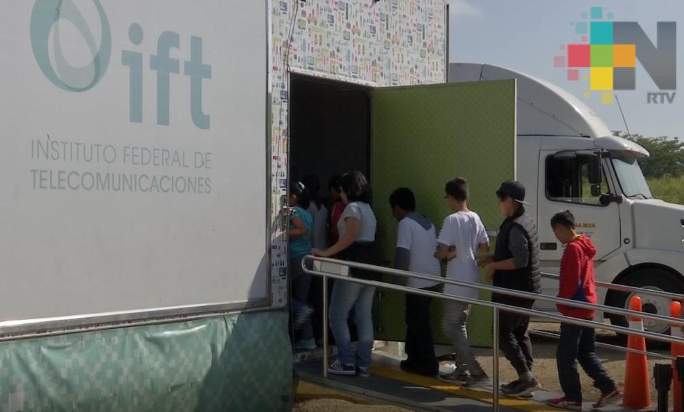 Unidad móvil de IFT llega a Xalapa