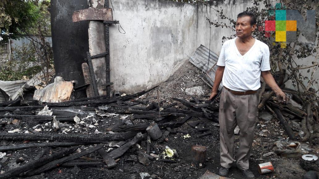 Se incendia vivienda en colonia Pocitos y Rivera del puerto de Veracruz