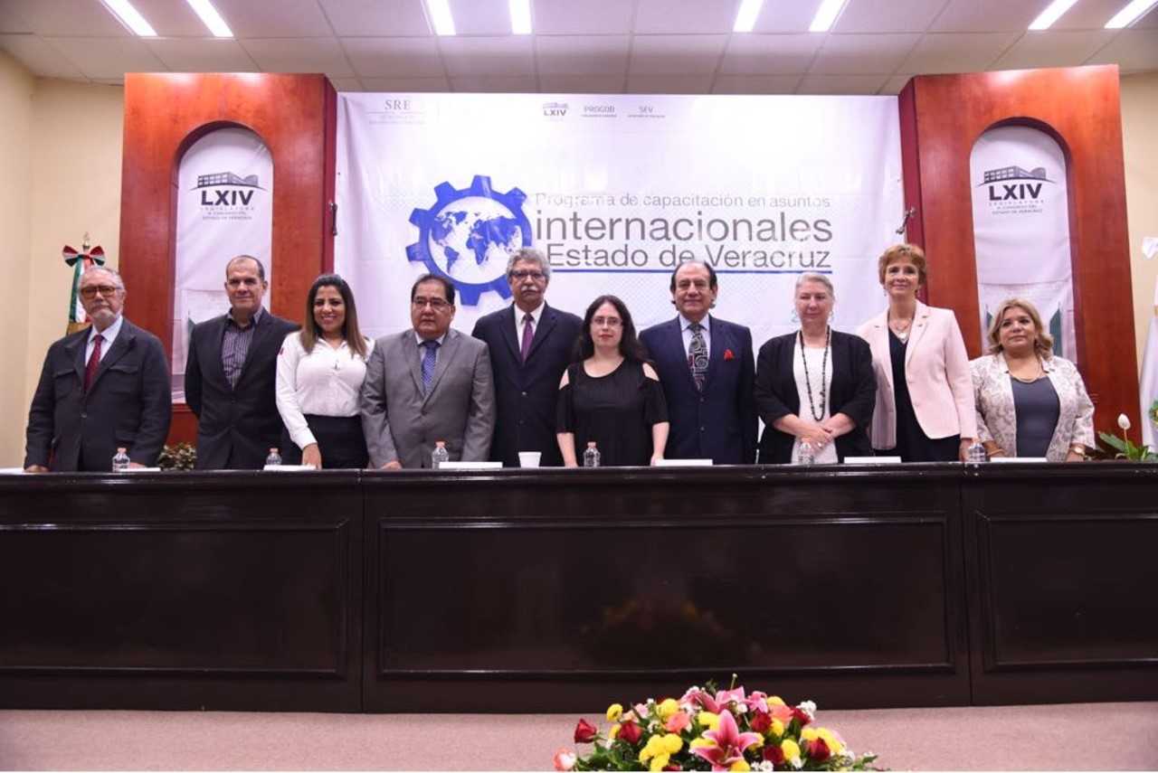 Capacitan en el Congreso a gobiernos locales en materia de relaciones exteriores