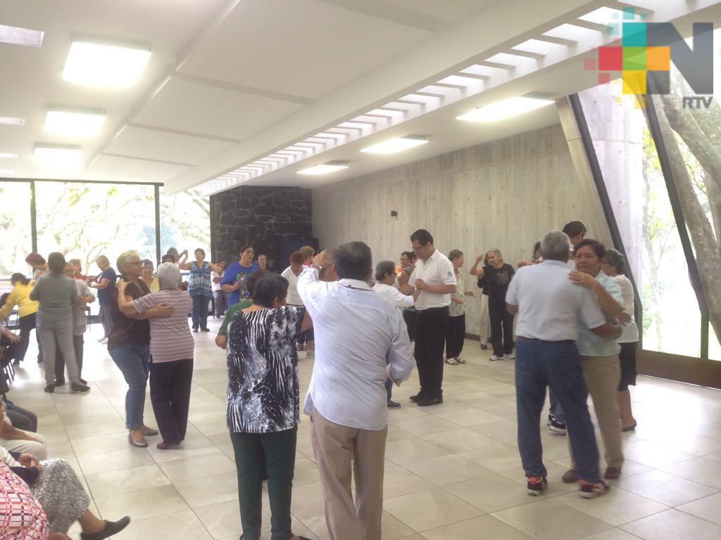 Grupo de voluntariado lleva alegría a la estancia del adulto mayor en Córdoba