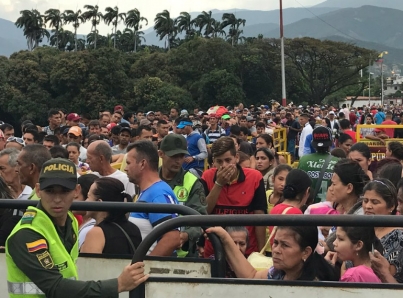 Piden a venezolanos que legalicen su permanencia en Colombia