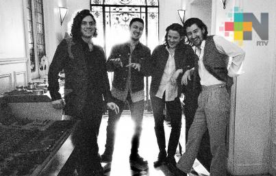 Arctic Monkeys lanza su nuevo disco “Tranquility base hotel & casino”