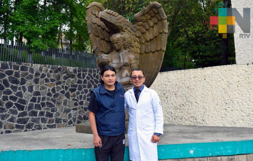 Médicos del IMSS, en Xalapa, le salvan la pierna a motociclista con un transplante de hueso