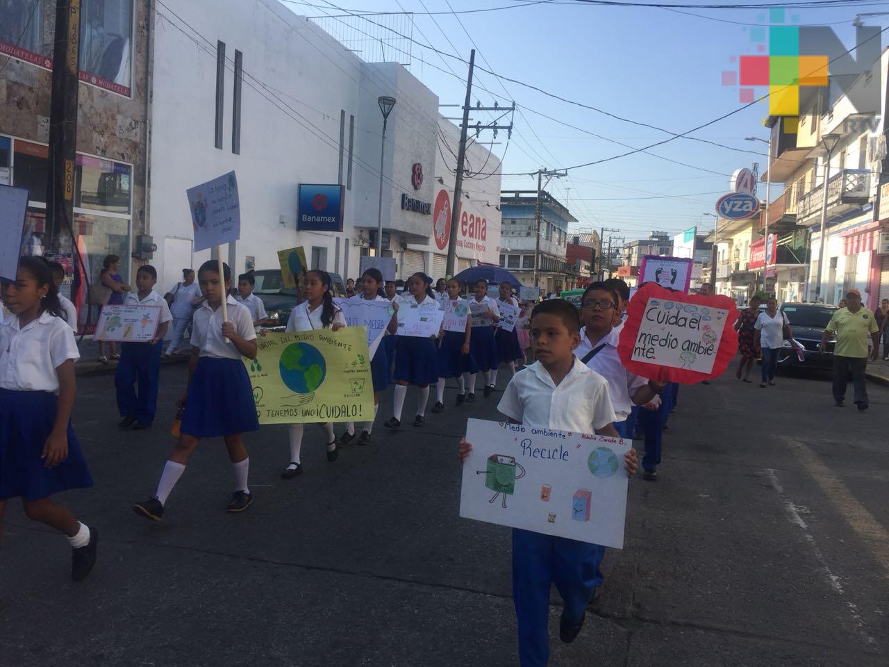 Con desfile conmemoran el Día Mundial del Medio Ambiente en Tierra Blanca
