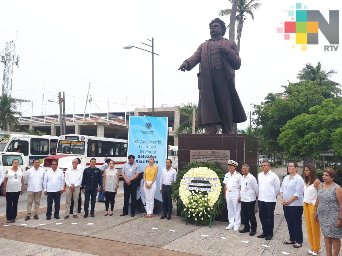 Conmemoran 90 aniversario luctuoso de Salvador Díaz Mirón